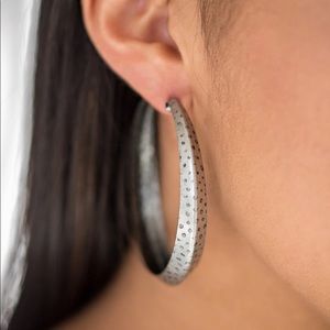 ❤️‍🔥5/$25❤️‍🔥 Jungle To Jungle Silver Hoop Earrings